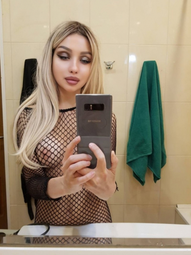 Индивидуалка СПб Карина +7(981)214-21-80